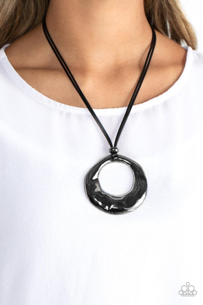 Paparazzi Tectonic Treasure Necklace Black