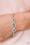 Paparazzi Timelessly Metropolitan Bracelet White